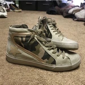 Women’s Shu shop sneakers size 9